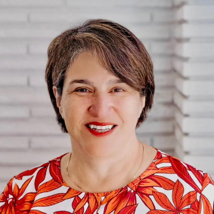 Dr. Lisa Cummins